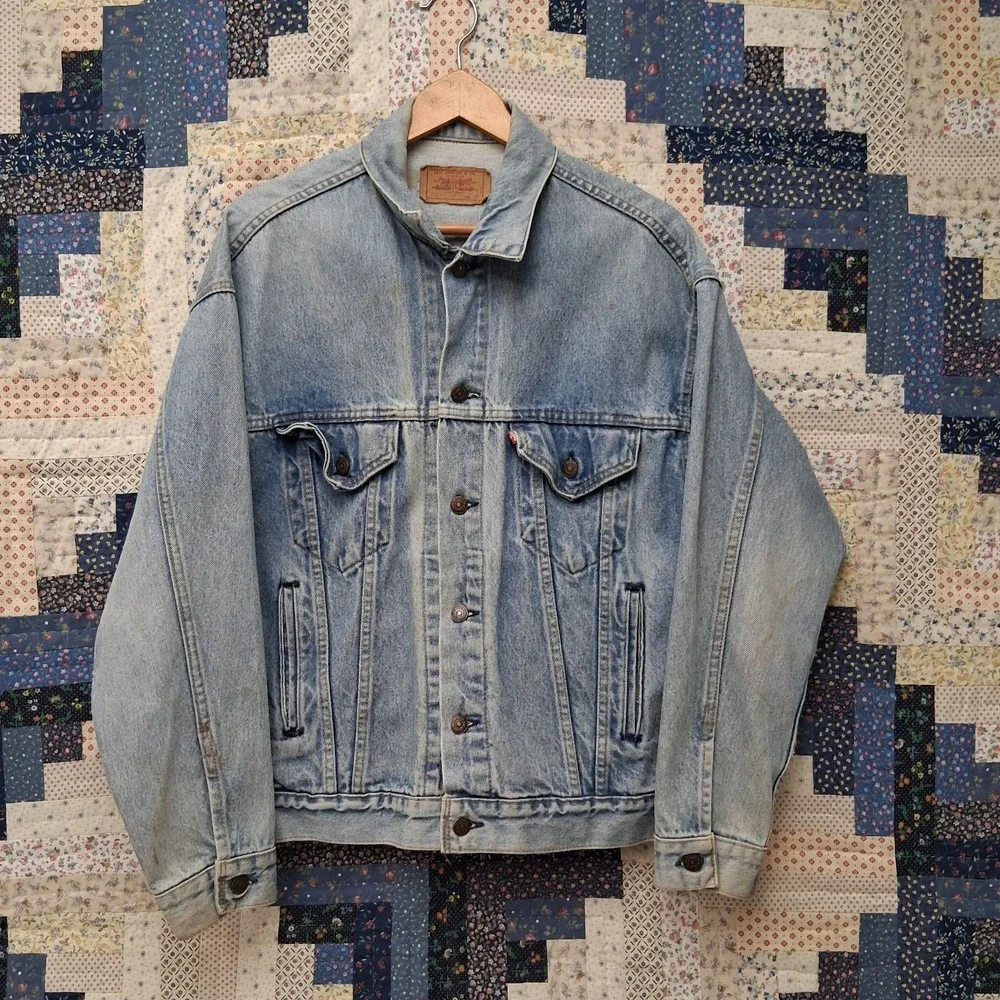 Vintage 1987 Levis Denim Trucker Jacket Size Medium 70507 0214 Light Acid‎ Wash